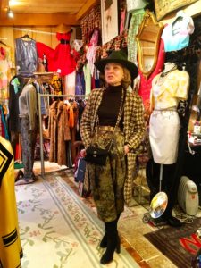 Paris Flea Markets - Les Deux Ourses