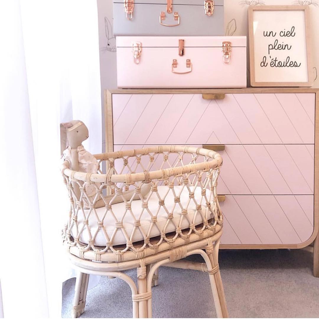 Tiny Harlow Rattan Dolls Bassinet