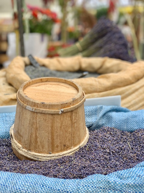 Make your own French Lavender Hand Sanitiser Little French Heart 4