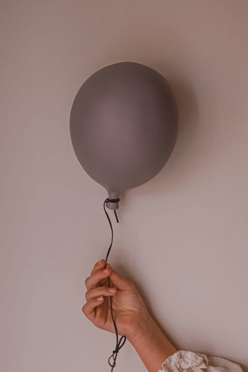 Byon-Balloon-Grey-#Littlefrenchheart-Image-crop-Melissalorene
