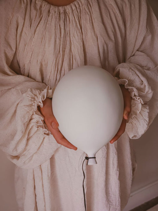 Byon-Balloon-White-4-#Littlefrenchheart-Image-Melissalorene