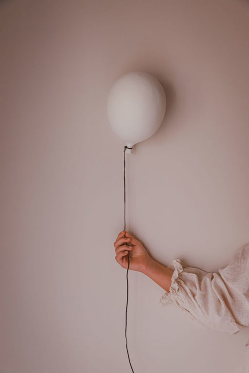 Byon-Balloon-White-#Littlefrenchheart-2-Image-Melissalorene