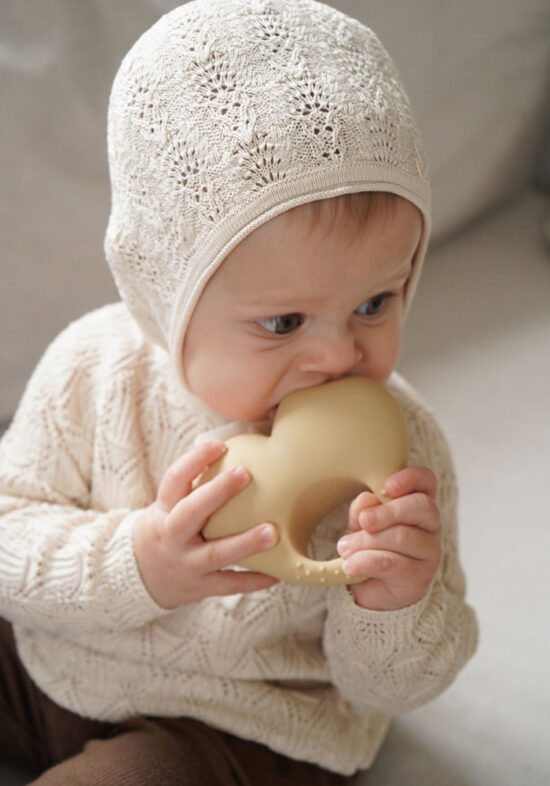 Kongesslojd-Babs-Teether-Creamy-white-3-#Littlefrenchheart