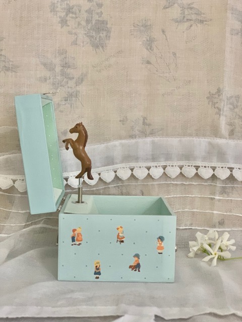 Music Box Cube Horse #Littlefrenchheart
