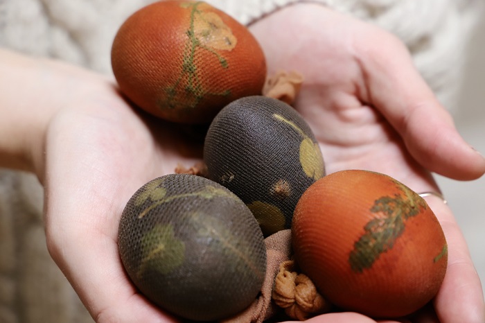 naturally dyed eggs after dyeing process Kathryn Davey - Little French Heart