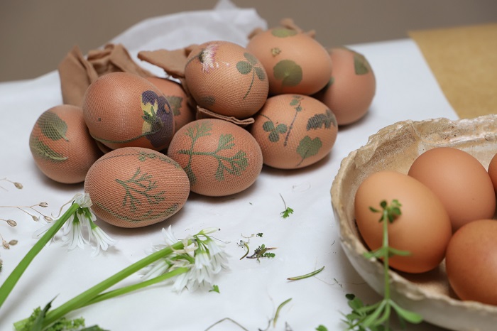 naturally dyed & patterned easter eggs ready to be dyed Kathryn Davey - Little French Heart