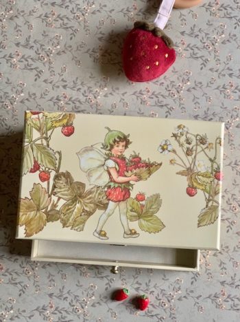 Strawberry Music Boxes - Little French Heart