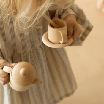 Raduga-grez-Tea Set natural with little girl - little french heart