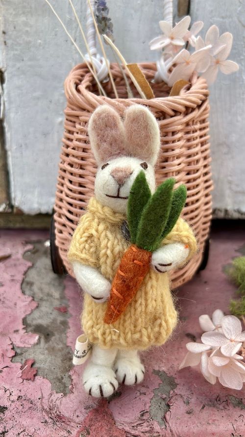 Bunny in a mini Luggy standing - Little French Heart
