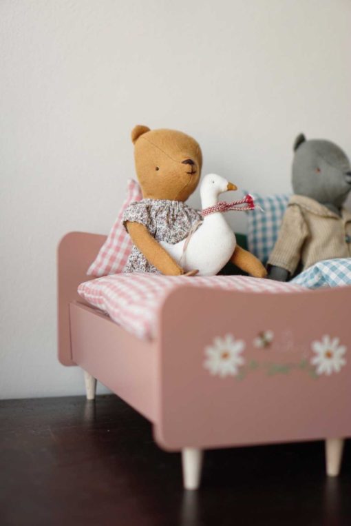 Wooden Teddy Mum Bed Rose with goose