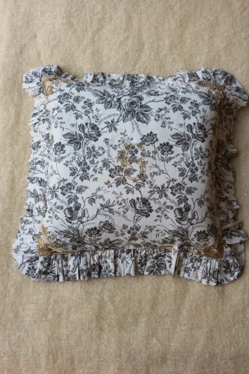 Bonjour Tapestry Print Pillowcase - Little French Heart