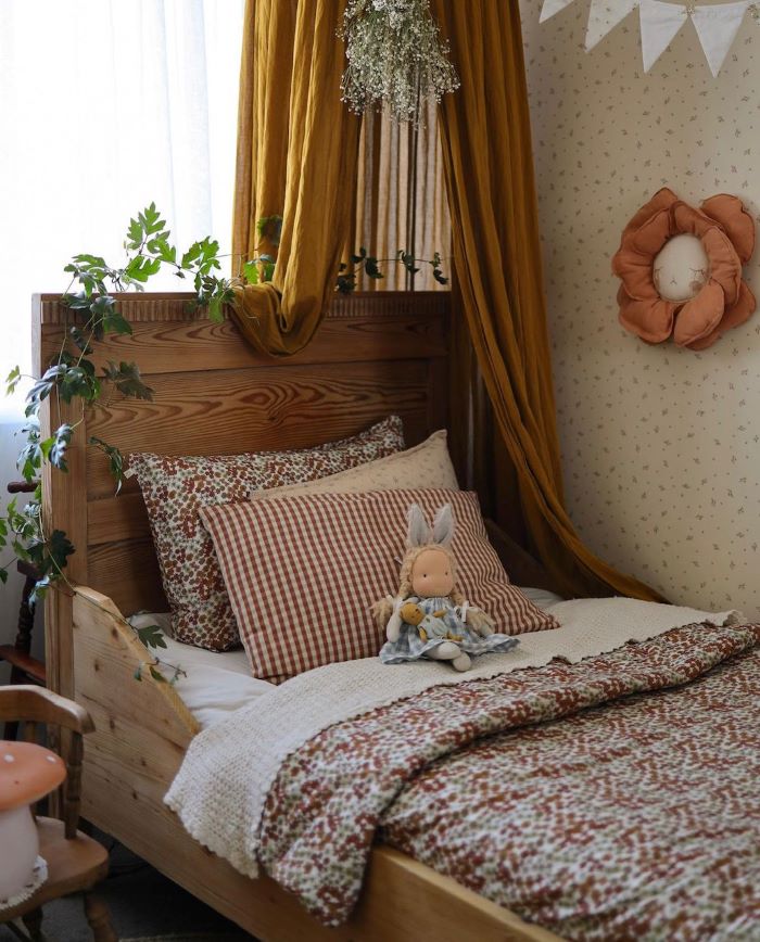 Rosewood & Marigold Bedding Decor 4 - Little French Heart Jess Farthing