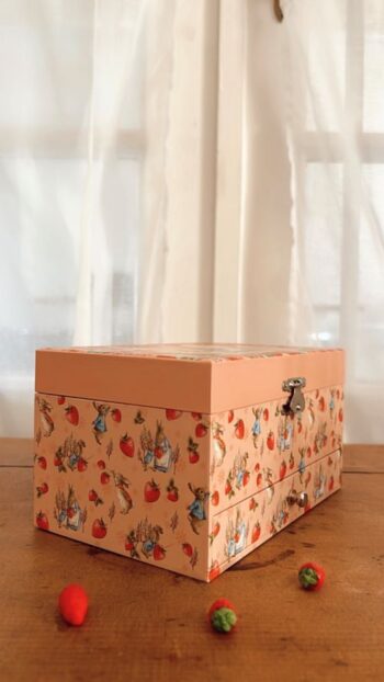 Trousellier Peter Rabbit Music Box Strawberries print - Little French Heart
