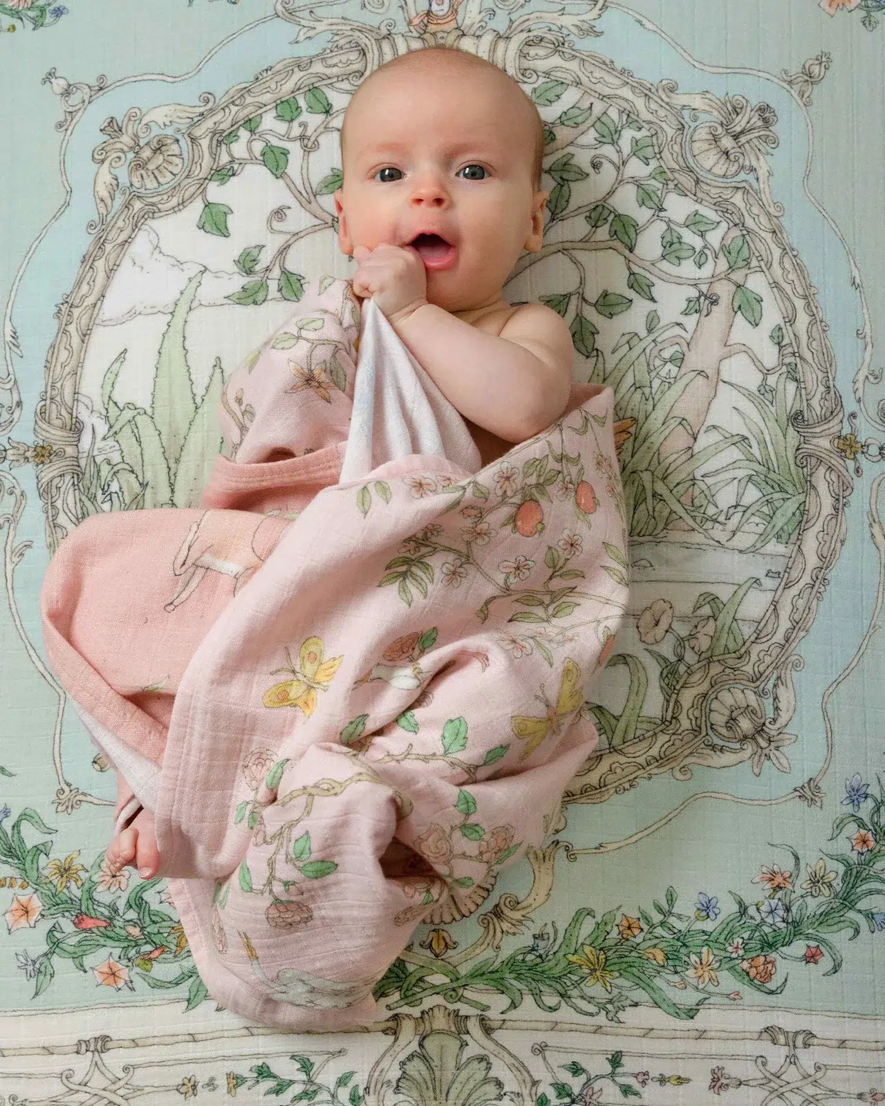 Atelier Choux Baby Swaddle Tapestry Olive 6 Atelier Choux Baby Swaddle Tapestry Olive - Image 6