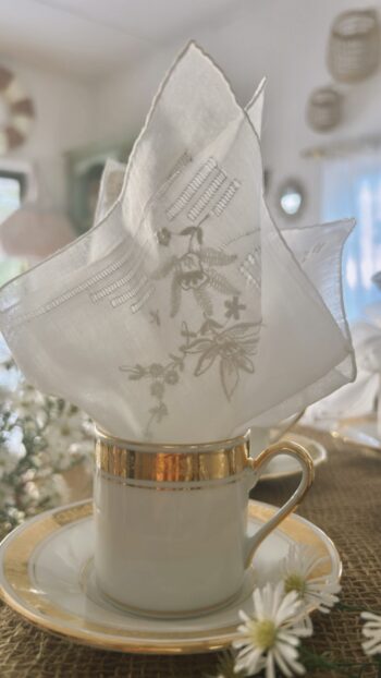 Brocante-Mothers-day-cup-and-edelweiss-handkerchief-so-beautiful