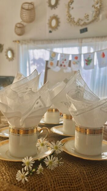 Brocante Mother's day demitasse & handkerchief sets