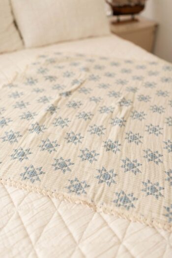 New Grain Star Quilt Skye open blanket