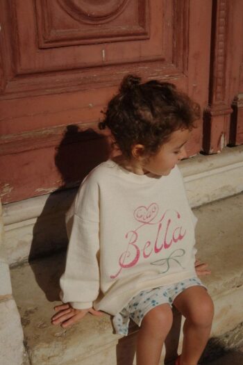 rhw x konges bella sweat with shorts child sitting