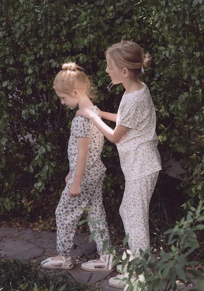 Louisiella Hervia Jogger Set 2 Louisiella Jogger Set with girls