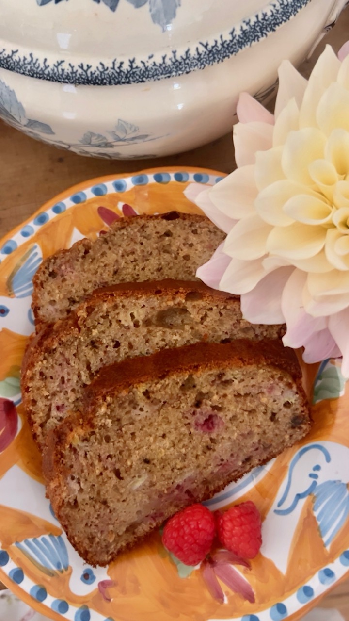 Easiest cake in the world to make - Little French Heart