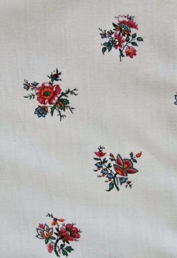 Suranne Diary Table Cloth Garden Flowers (2)