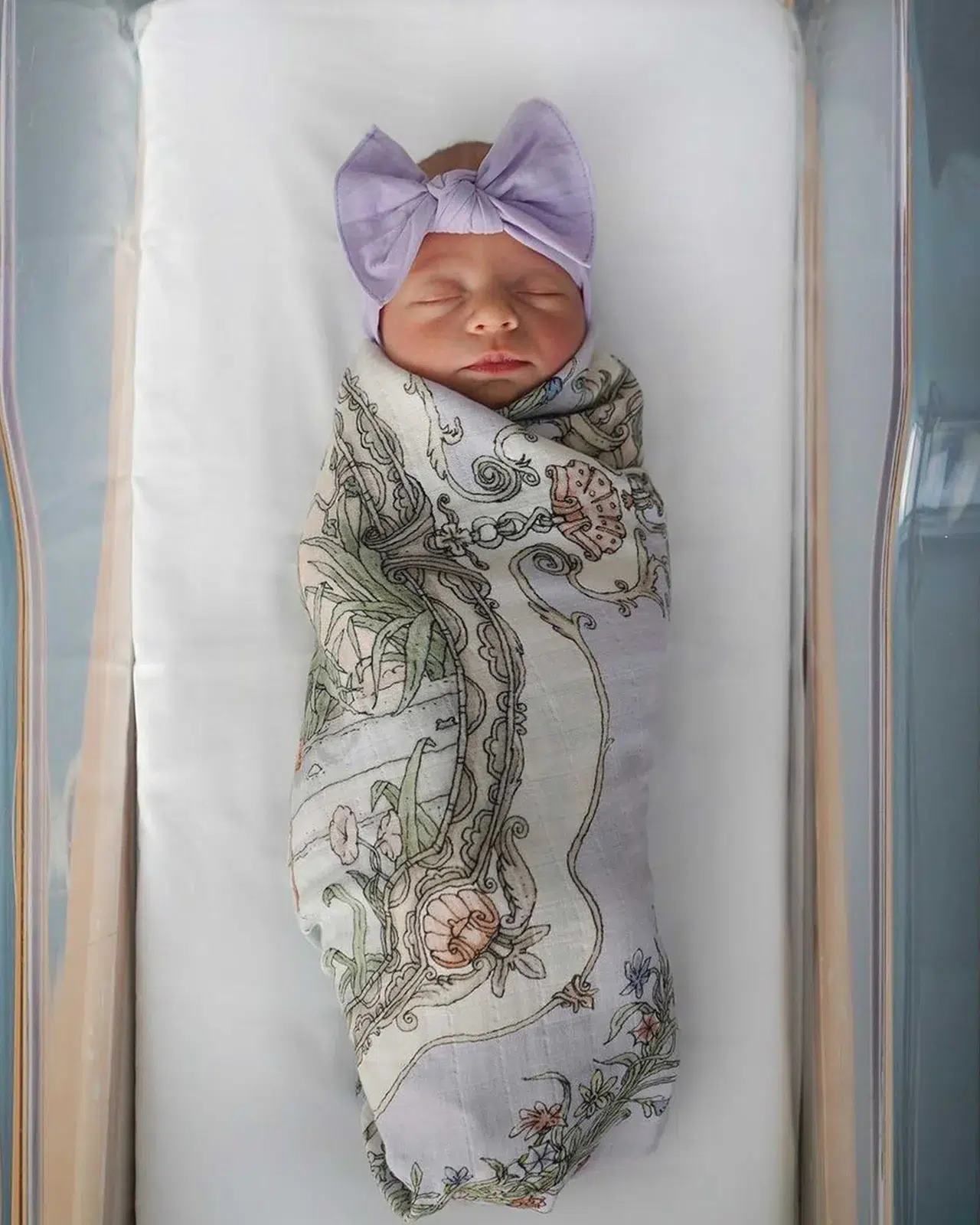 Atelier Choux Baby Swaddle Tapestry Violet 2 Atelier Choux Baby Swaddle Tapestry Violet i