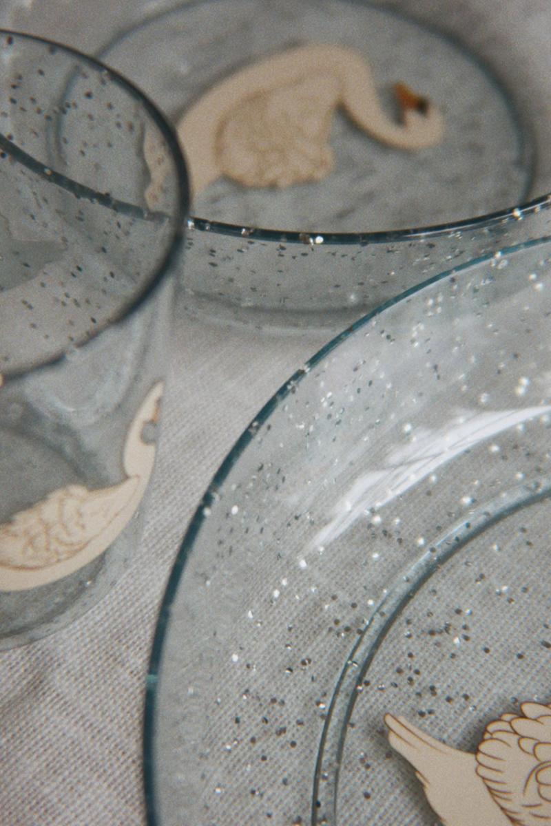 Konges Slojd Sparkly Dinner Set Swan Blue 4 Konges Slojd Sparkly Dinner Set Swan Blue