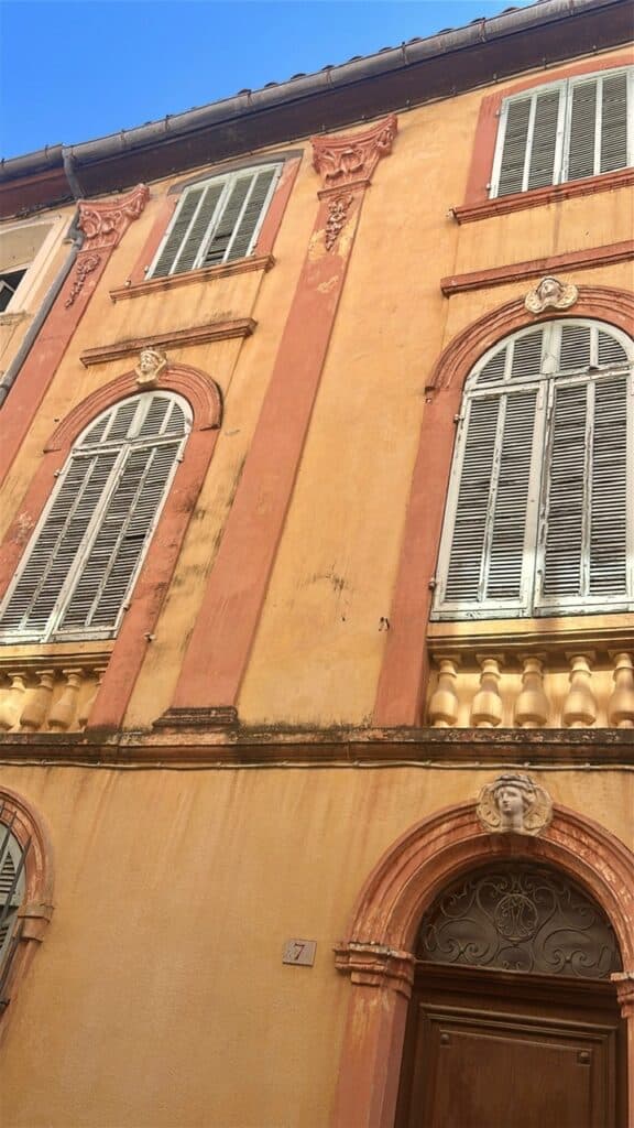 Postcard from Cassis, France: Pretty Dresses & Beautiful Childhood Memories 1