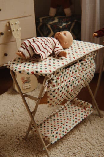 Konges Slojd Doll Changing Table Coeur Coloré