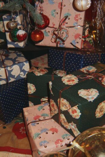 Konges Slojd Wrapping Paper Deer Diary Green